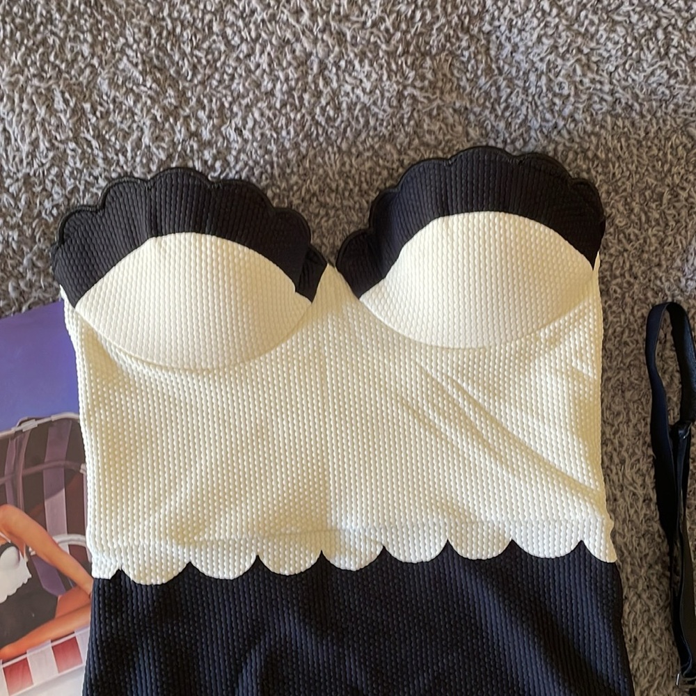 NWOT TOPSHOP Swimsuit 2 - Picture 2 of 10